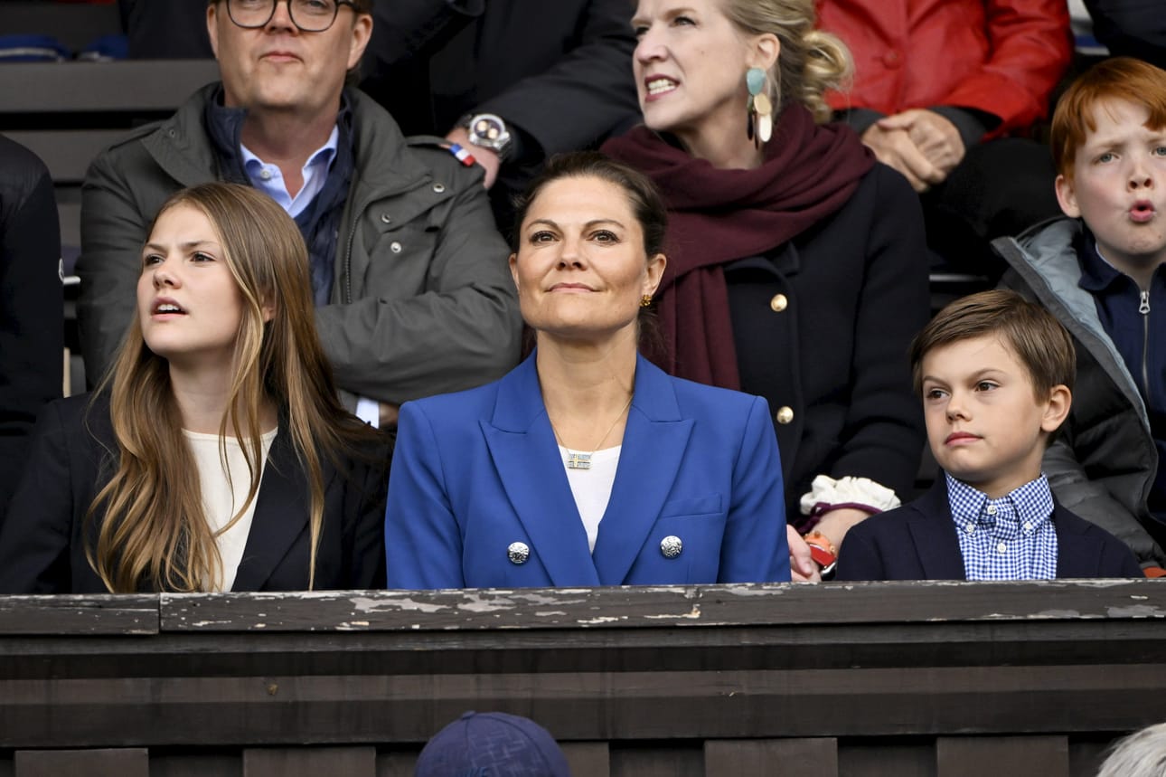 Ruotsin kruununprinsessa Victorian julkisuuskuvassa yhdistyy perinteinen instituutio ja inhimillisyys. Kuvassa myös kruununprinsessan lapset, prinsessa Estelle ja prinssi Oscar.