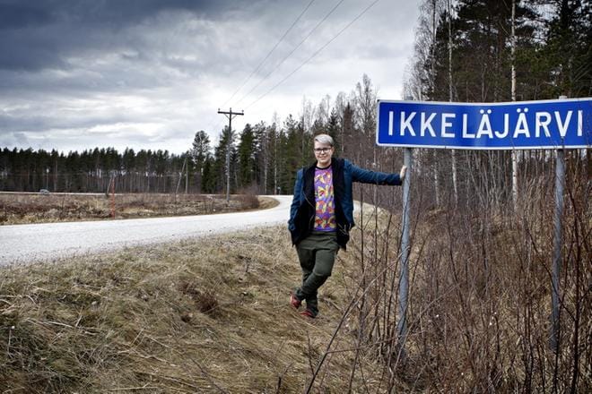 Vantaalla asuva H-P Lehkonen vieraili Ikkeläjärvellä ennen työmatkaansa Chicagoon. Kotikylä on edelleen rakas hänelle. KUVAT: PASI LAPINKANGAS