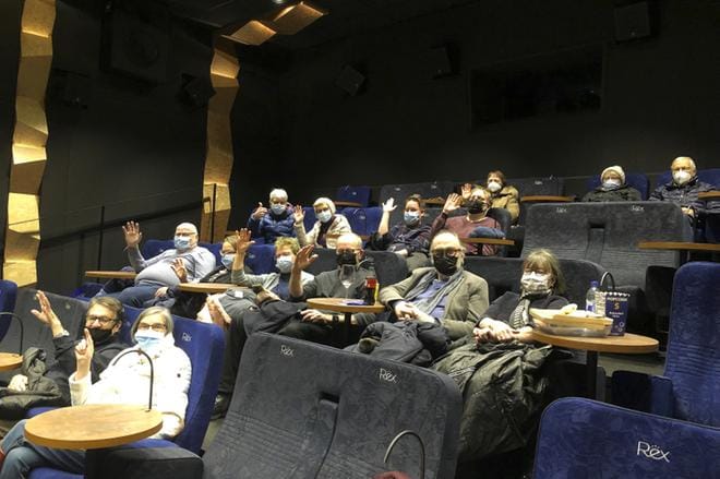 Kuutossalissa katsottiin viikon ehkä erikoisinta elokuvaa, Tryffelinmetsästäjiä.