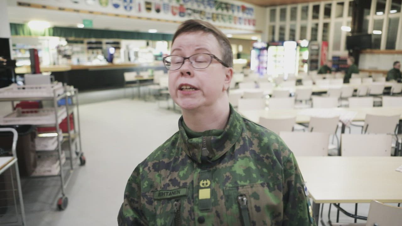 Sodankyläläinen sotilaspastori Camilla Huuhtanen kertoo uskonnollisuudestaan
