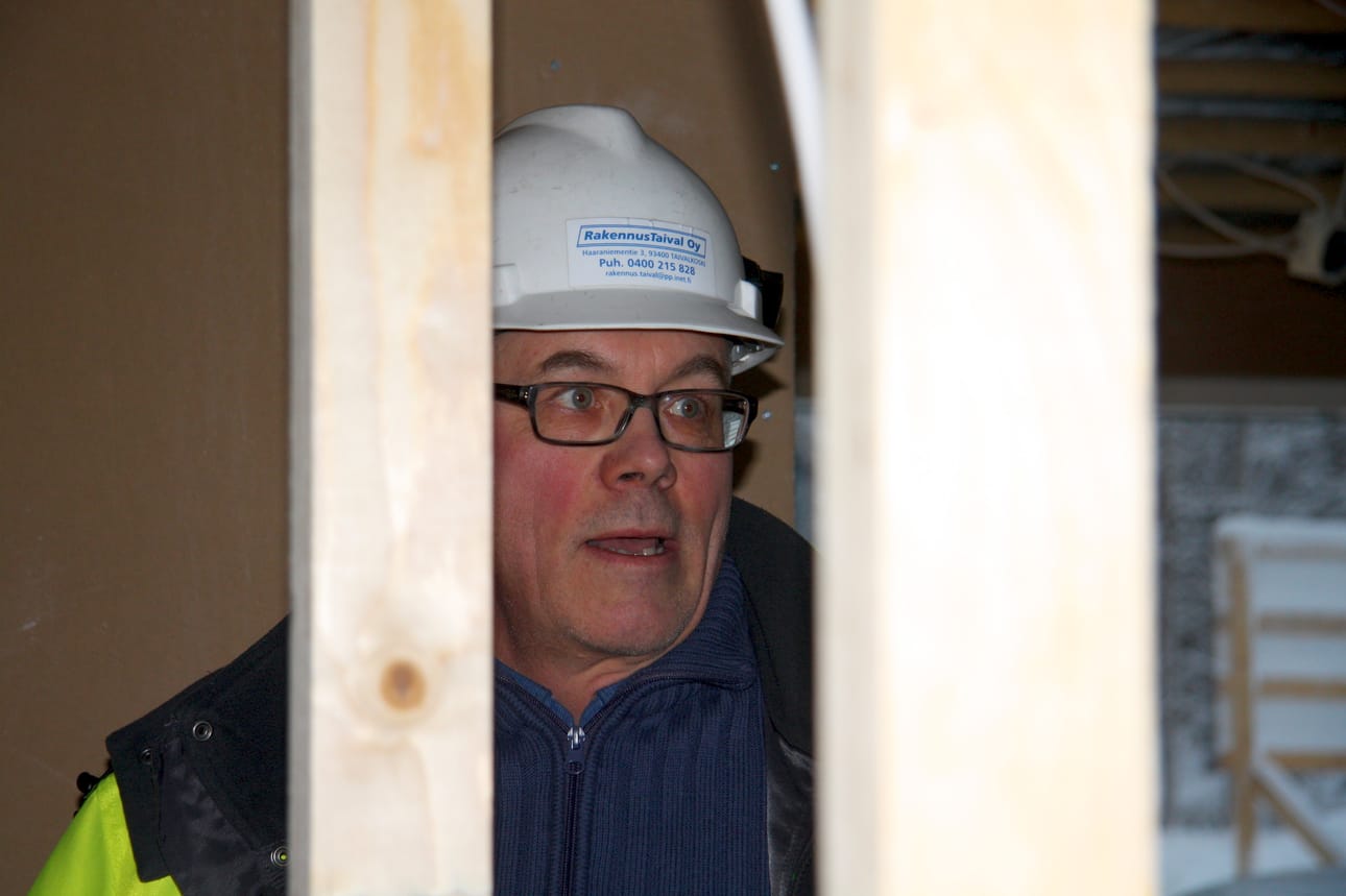 Antero Pitkänen on tyytyväinen kunnan rivitalojen rakennusaikatauluun.