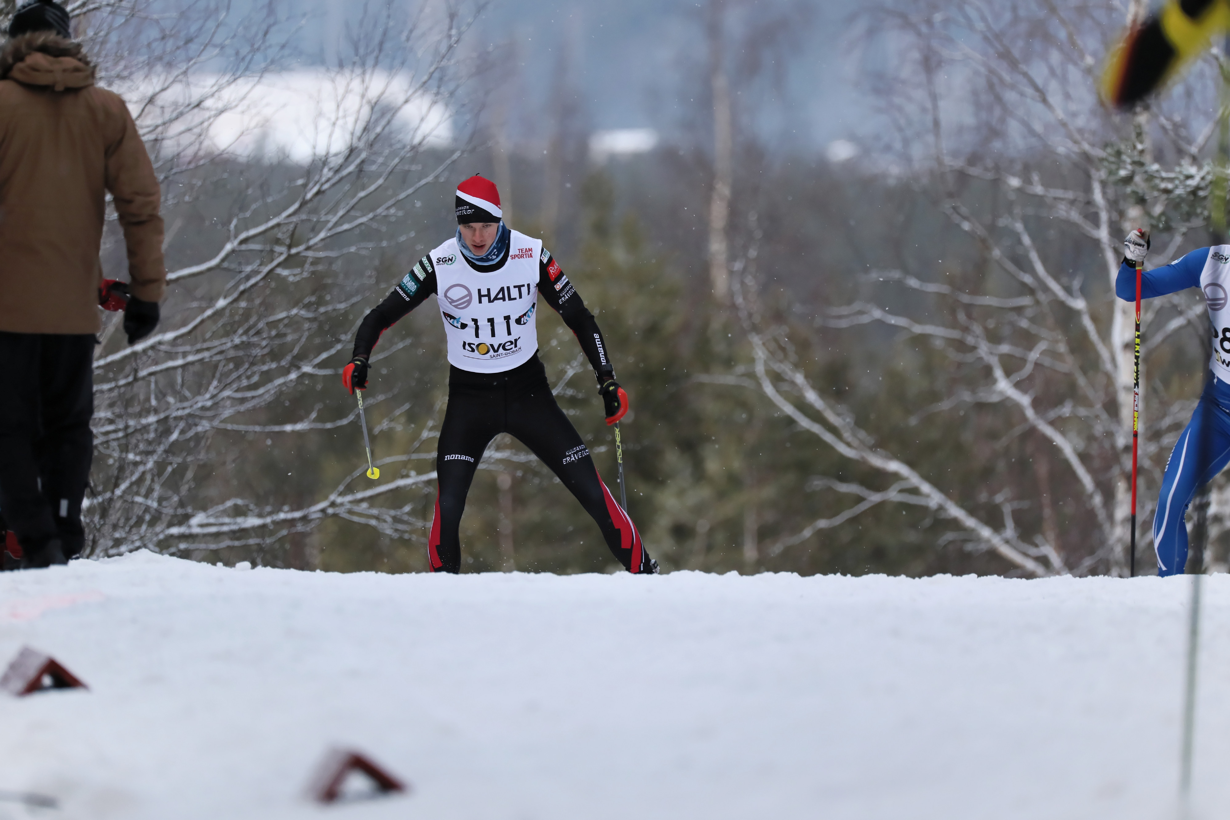 Juuso Tossavainen hiihtää Sveitsissä nuorten MM-laduilla.
