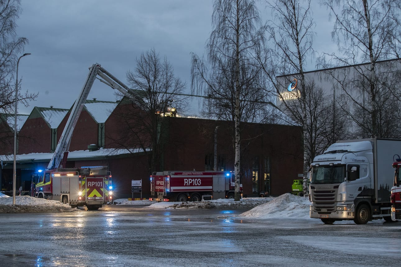 Teollisuushallissa oli palo Vaasassa keskiviikkona.