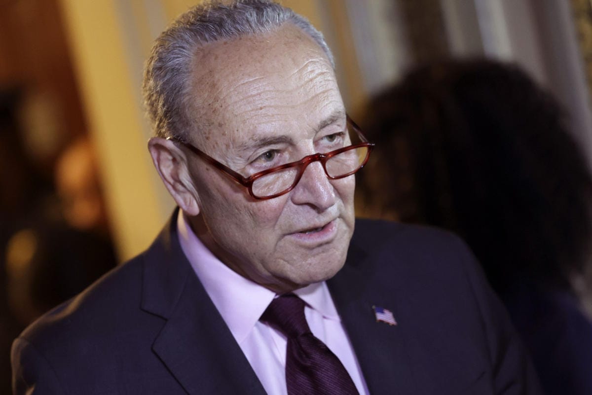 Senaatin enemmistöjohtaja Chuck Schumer alleviivasi paketin saaneen tukea sekä demokraateilta että republikaaneilta. LEHTIKUVA/AFP