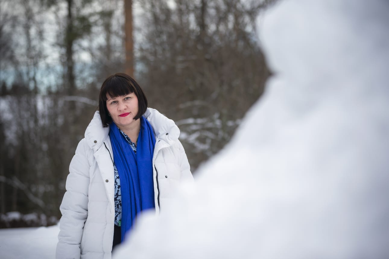 Virpi Ala-Heikkilä on takanaan pitkä ura talousjohtajana. Hän teki väitöstutkimuksen työnsä ohessa pääasiassa kotoa päin. Kuva: