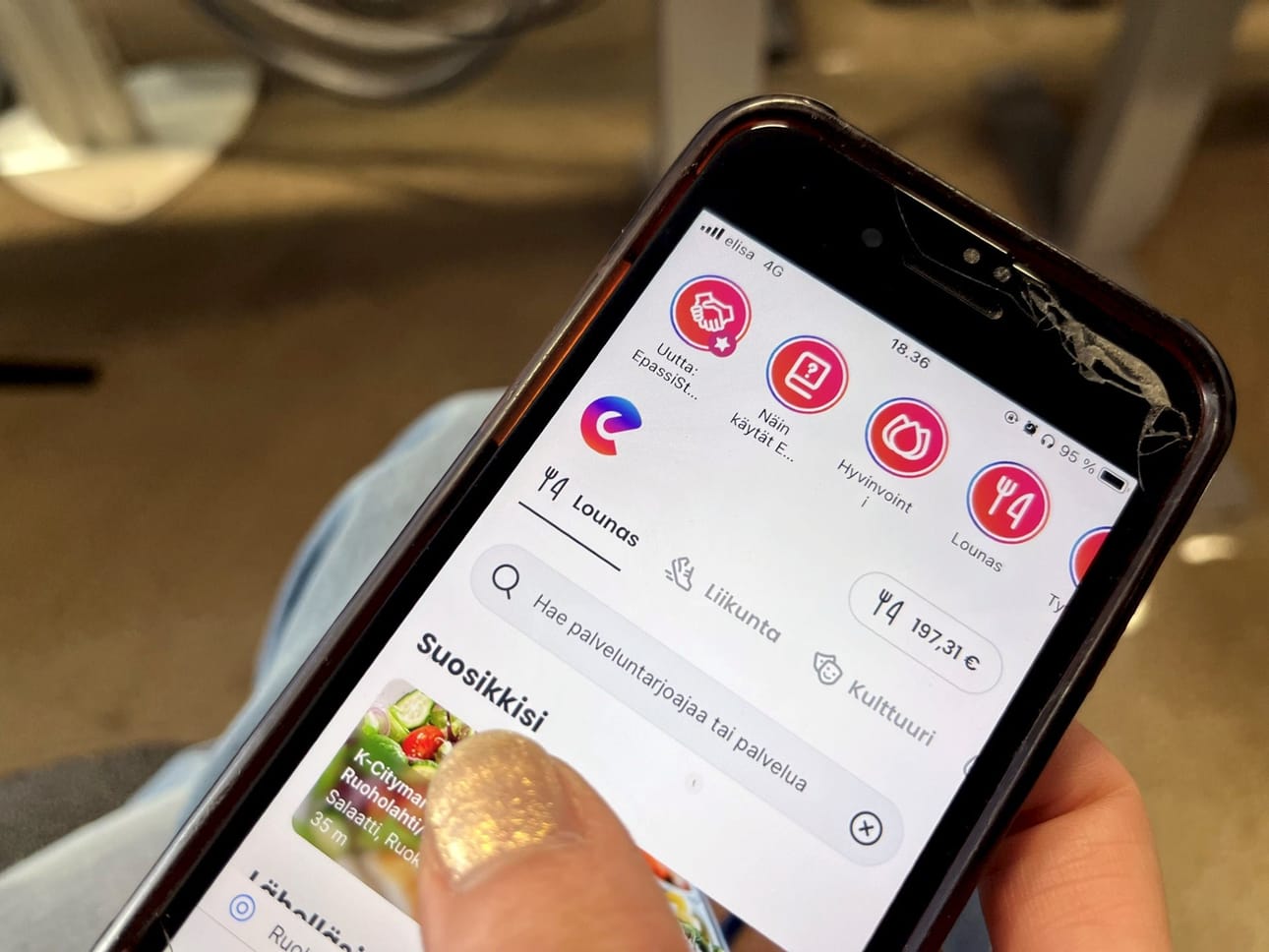 Epassi välittää erilaisten henkilöstöetujen mobiilimaksuja. LEHTIKUVA / ANNE SALOMÄKI