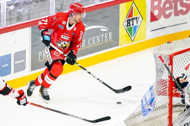Michael Keränen avasi pistetilinsä heti ensimmäisessä Sport-ottelussaan, KUVA: SAMPPA TOIVONEN