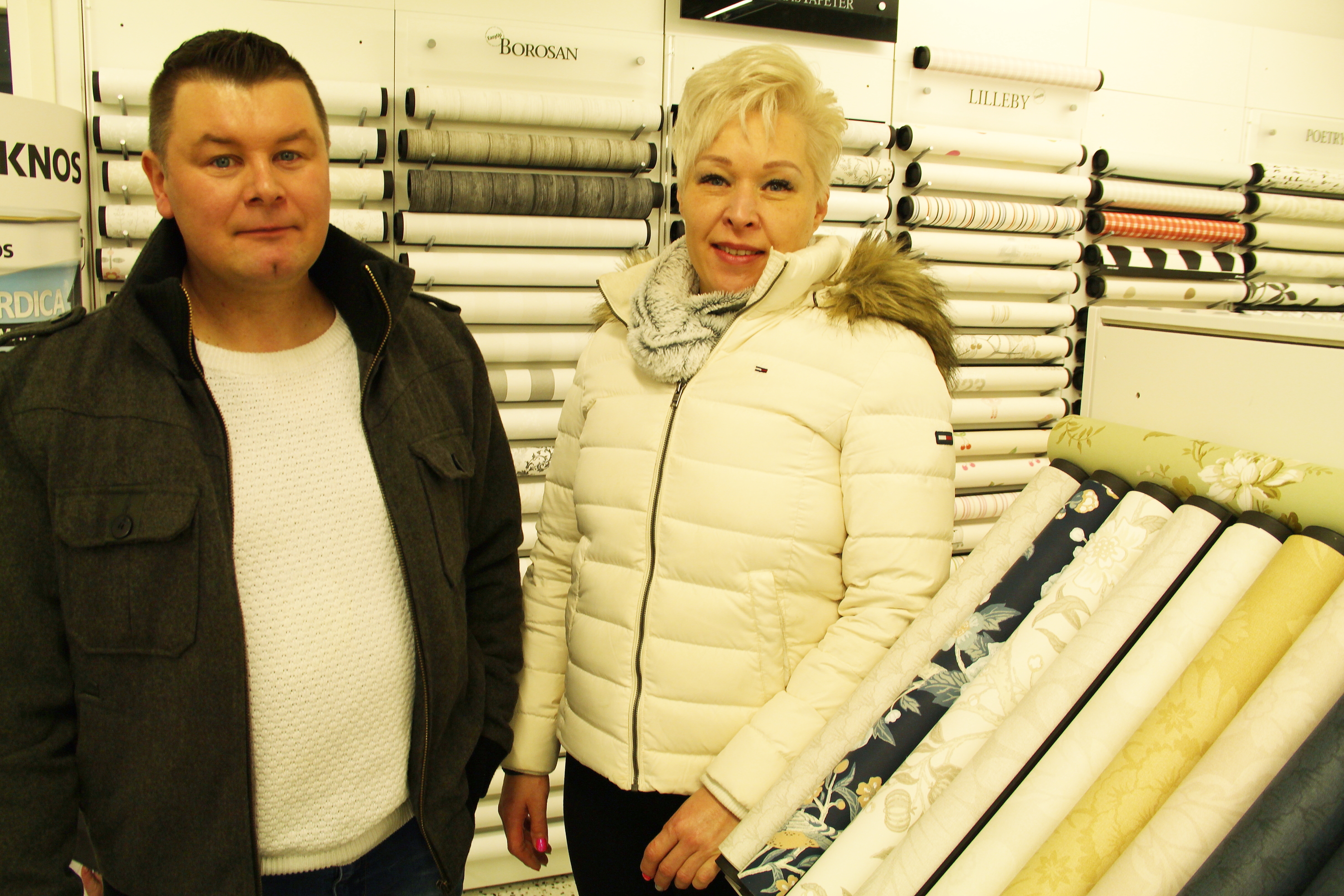 Yrittäjät Sami Piilola ja Mervi Pyrrö jatkavat yritystoimintaa Haapavedellä toimivan Värisilmän paikalla.