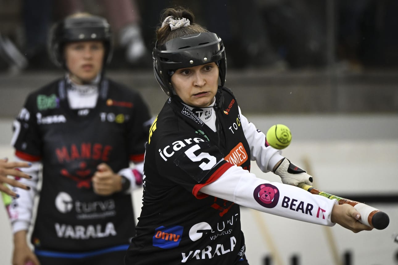 Kiimingin Urheilijoiden kasvatti Siri Eskola valittiin vuoden pesäpalloilijaksi kaudella 2022. Suomen mestaruutta hän on juhlinut neljästi.