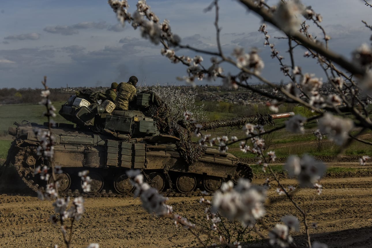 Ukrainan mukaan keväinen kelirikkokausi on vaikea panssarivaunuille. Arkistokuva.
