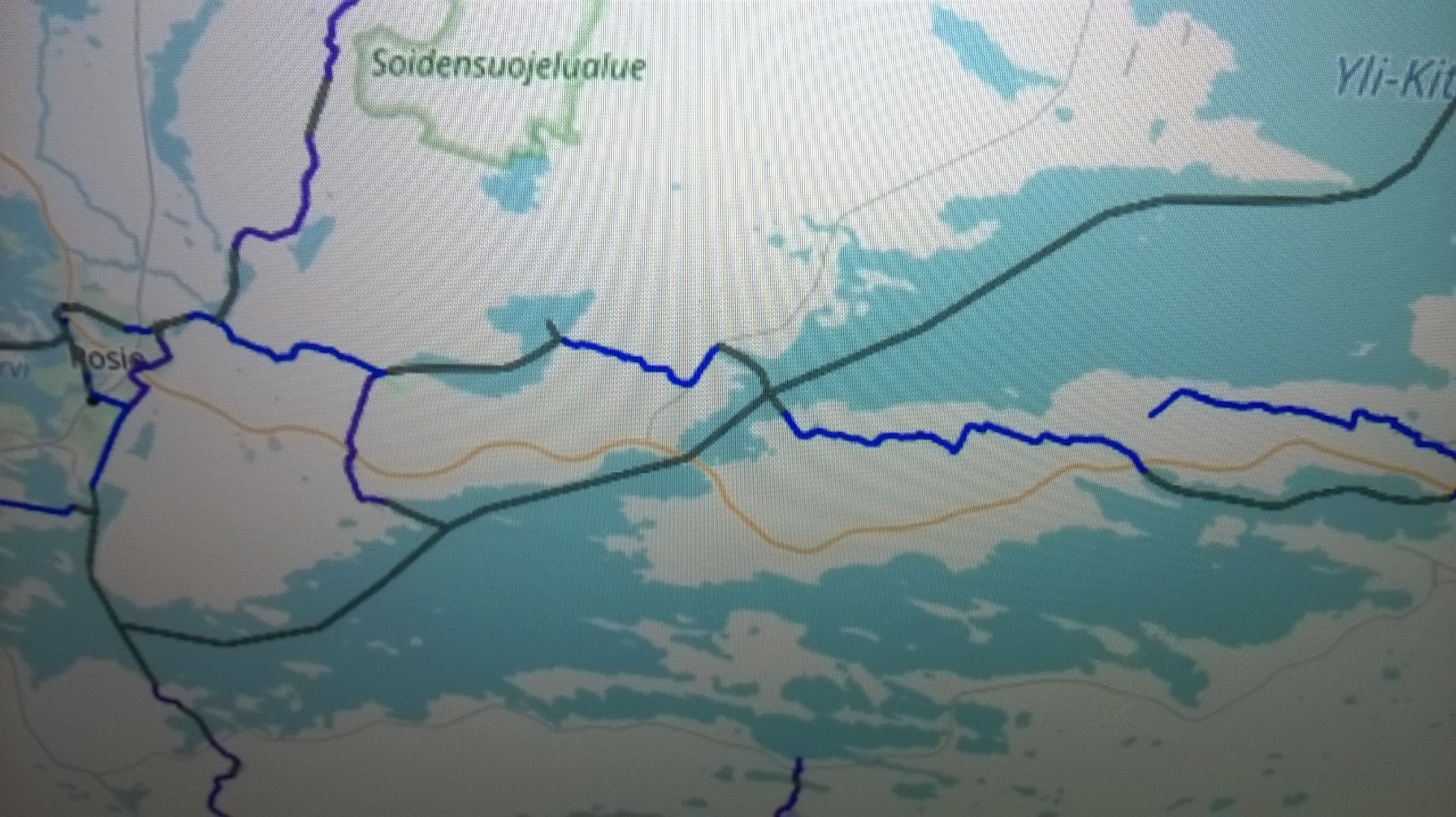Kuusamo-Posio -kelkkareitistä on Posion puolelta toistaiseksi noin kilometrin pätkä tekemättä. Reitti päättyy läänin rajalle.