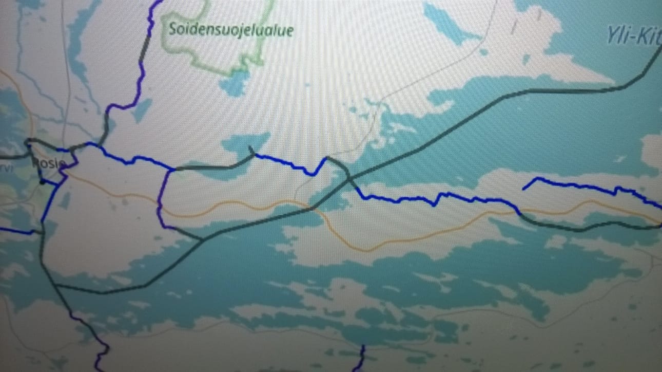 Kuusamo-Posio -kelkkareitistä on Posion puolelta toistaiseksi noin kilometrin pätkä tekemättä. Reitti päättyy läänin rajalle.