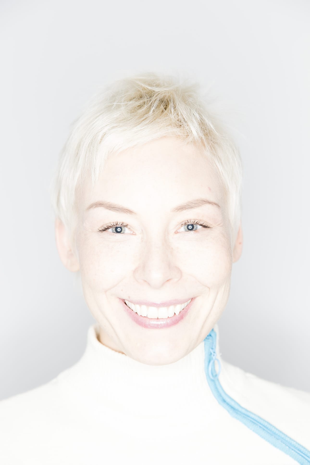 Laura Lindstedtin elämässä on alkanut uusi vaihe. Takana on avioero ja edessä kolmas kirja.