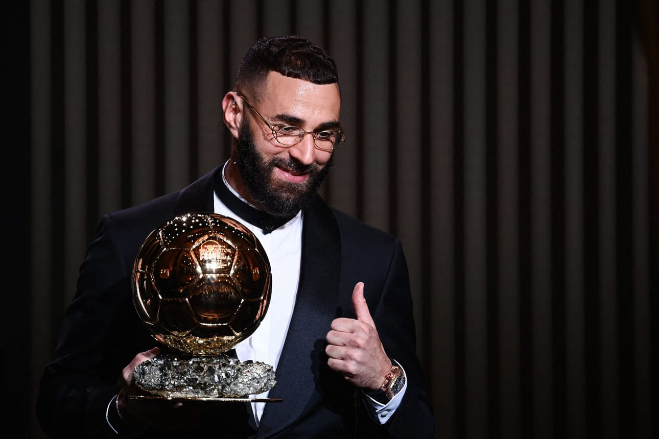Real Madridin ranskalaishyökkääjä Karim Benzema sai huikeasta viime kaudestaan palkinnoksi Kultaisen pallon. LEHTIKUVA/AFP