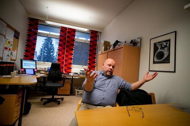 Rehtori Joakim Bonnsin mukaan valtakunnallisten tilastojen valossa on erittäin epätodennäköistä, että koulussa ei olisi yhtään huumeiden kanssa tekemisissä ollutta oppilasta.
