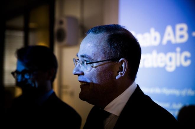 Saabin toimitusjohtaja Håkan Buskhe kertoo Lännen Median haastattelussa, että Suomi voisi maksaa Jas Gripeneistä vasta 2030-luvulla, mutta saada koneet käyttöönsä heti eli vuodesta 2025 alkaen. Kuva: Joel Maisalmi