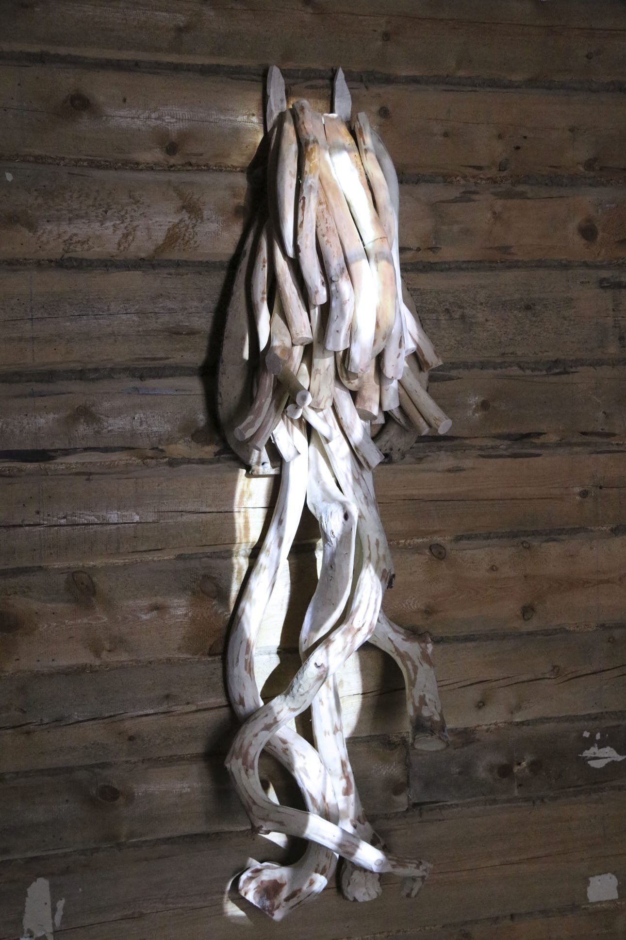 Pääkaupalla on esillä Inka Niemisen taidetta.