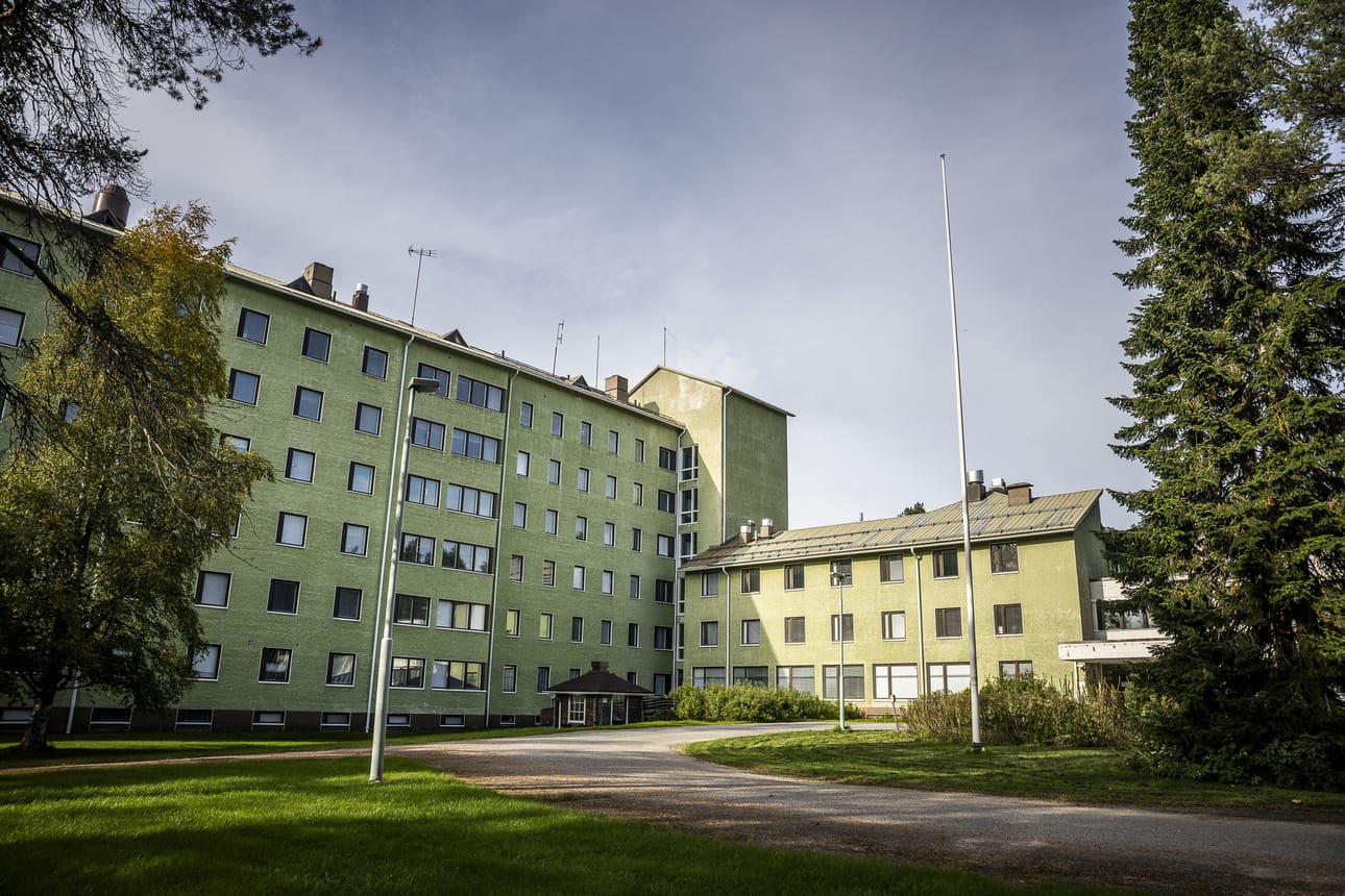 Muurolan sairaalakampuksen sydän on iso päärakennus, joka on peruskorjauksen tarpeessa.