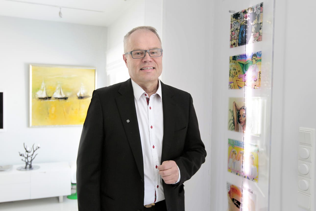 Oulun kaupunginhallituksen puheenjohtaja Kyösti Oikarinen kävi Helsingissä ajelemassa kaupunkipyörillä ja innostui niin, että haluaa Ouluunkin samanlaiset.