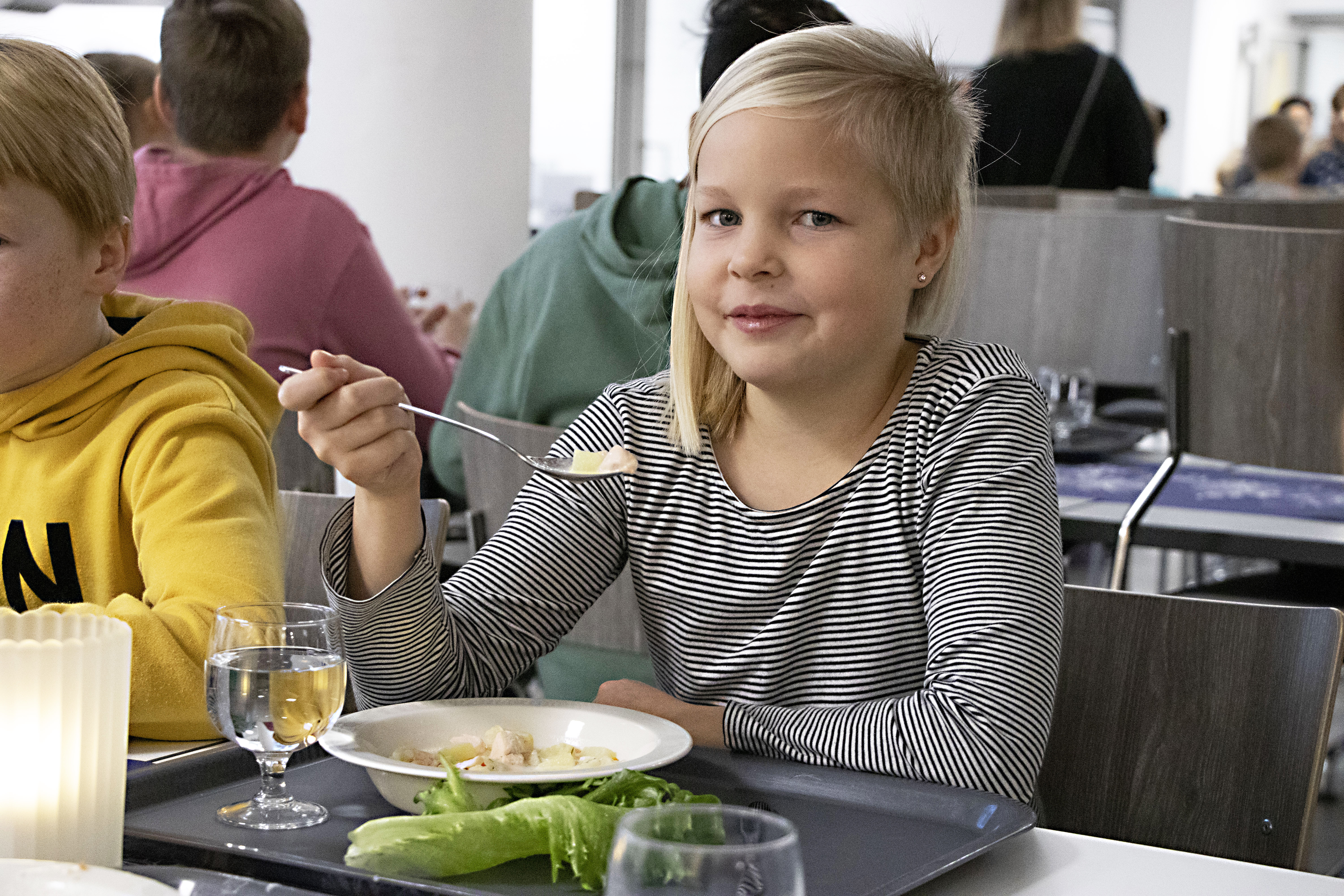 Saaga Karvosen mukaan Ruukin koululla on aina hyvää ruokaa ja henkilökunta on kivaa. Saagan suosikkiruokaa on hernekeitto.