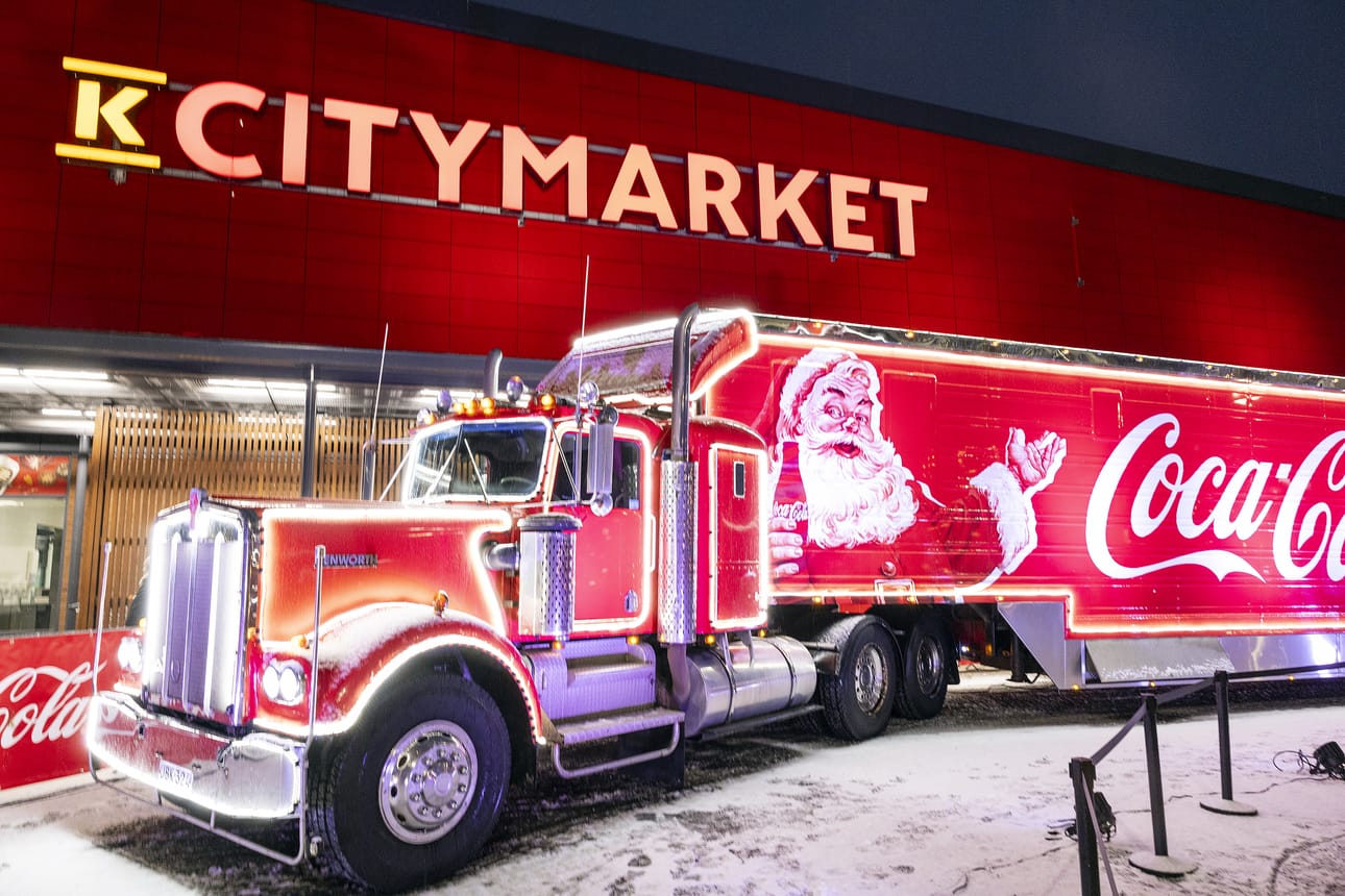 Oulu oli Coca-Colan 19-metrisen joulurekan tämän vuoden kiertueen pohjoisin kohde.