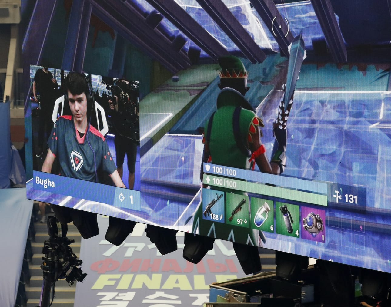 16-vuotias Kyle "Bugha" Giersdorf tienasi kolme miljoonaa voittamalla Fortnite-videopelin soolokisan maailmanmestaruuden. Pelin ensimmäiset MM-kisat järjestettiin viikonloppuna New Yorkissa.