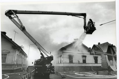 Rantakadun tulipalot uhkasivat taas rakennuksia, joiden puolesta oululaiset taistelivat vuosikymmeniä