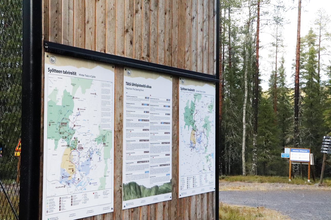 Metsähallituksen luontopalvelujen suunnittellut muutokset ovat osa laajempaa uudistusta, jossa asiakaspalvelun painopistettä on jo siirretty luontokeskuksista yhä enemmän digitaalisiin palveluihin. Kuvassa Syötteen kansallispuiston opastuksia.
