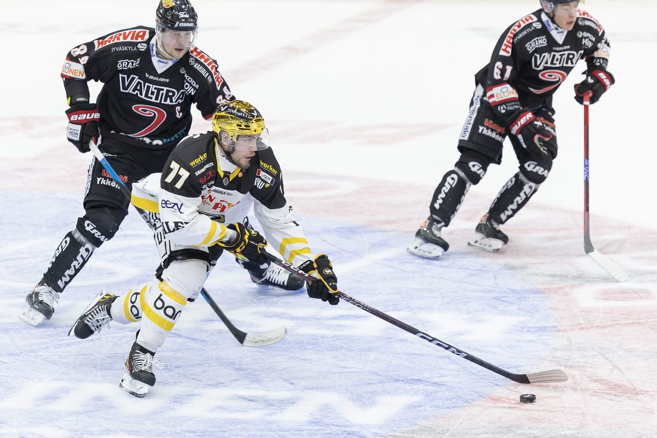 Teemu Turunen ratkaisi Kärpille voiton Jyväskylässä.