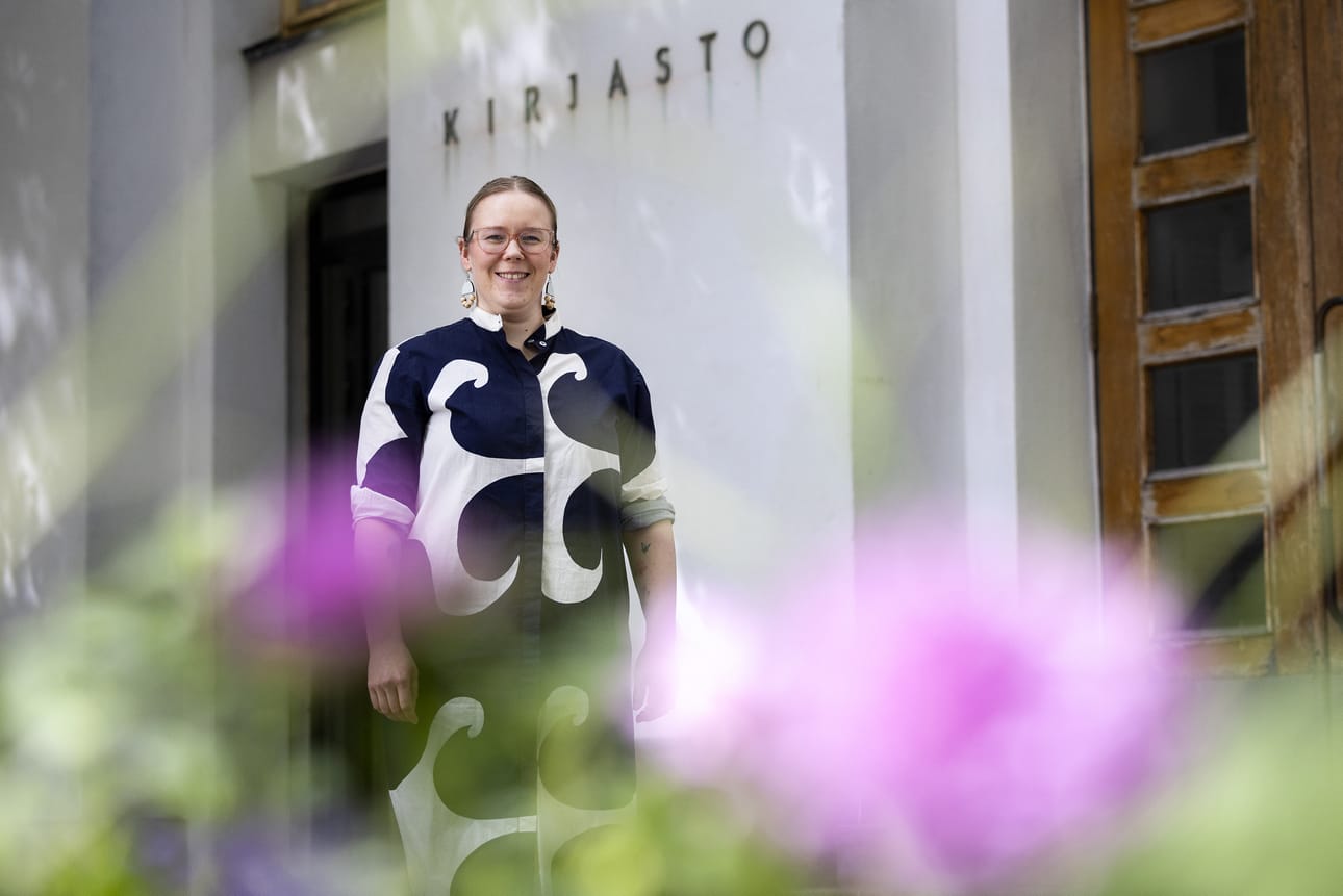 Kirjasto on Sanna Bondakselle rakas paikka, jossa saa haahuilla ja tutkia hyllyjä kaikessa rauhassa. Vaasan uutena kulttuuri- ja kirjastotoimenjohtajana hän aloittaa 1.8.