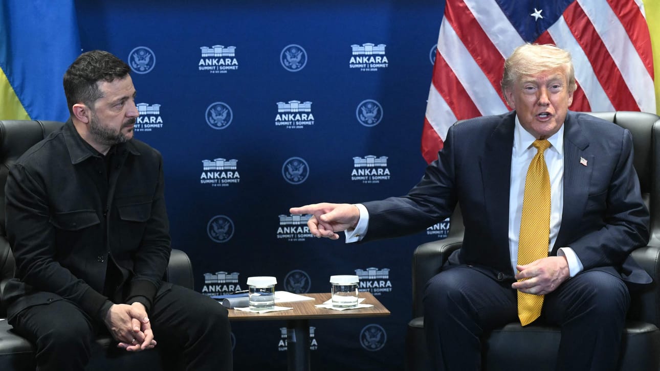 Volodymyr Zelenskyi ja Donald Trump tapasivat Unkarin pääkaupungissa Ankarassa.