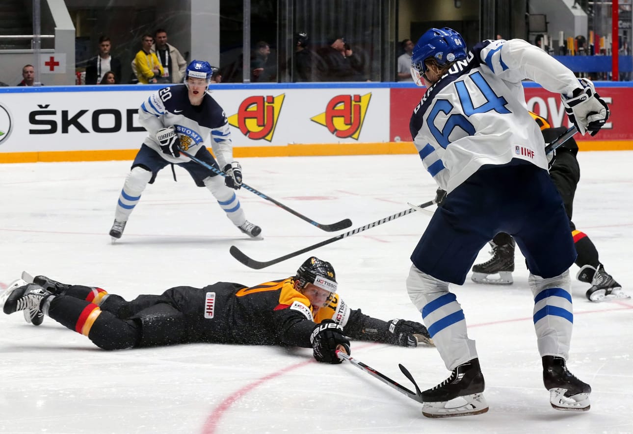 Mikael Granlund syötti Suomen kolmannen maalin, jonka iski Sebastian Aho.
