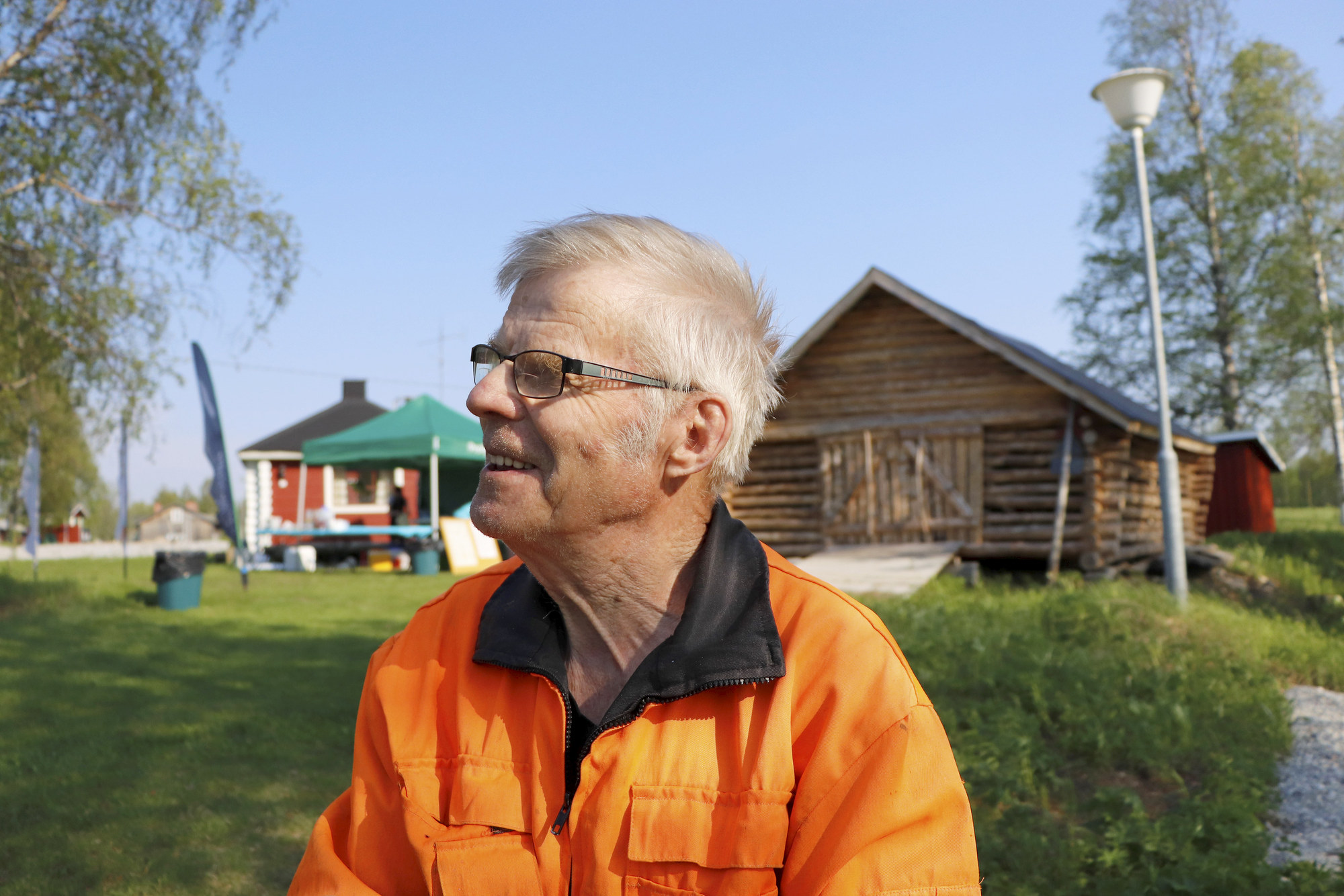 Aarne Perttu muisteli tarinaa, jossa eräs esi-isänsä muutti Livojoen kulkua.