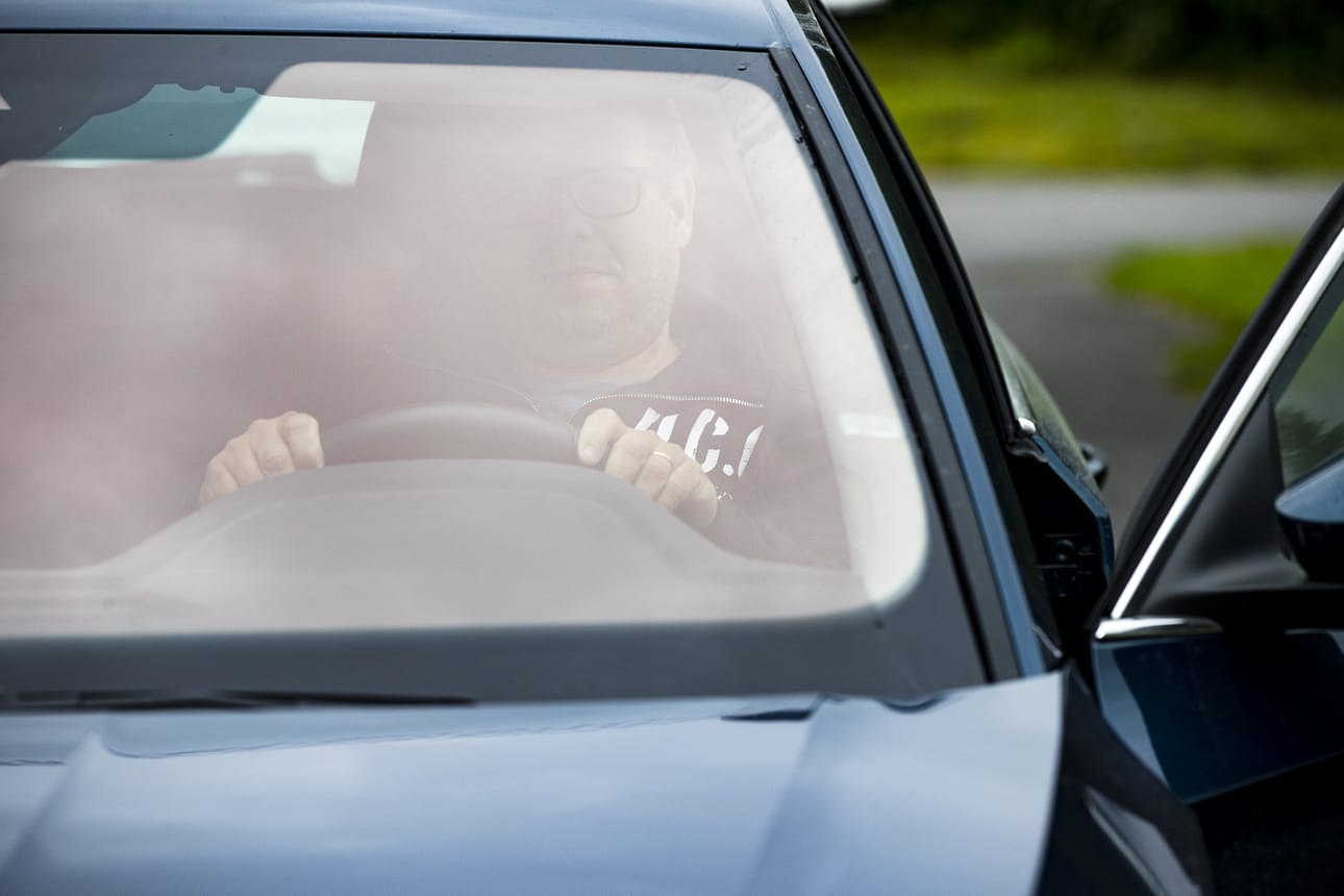 Olli Juntunen kiertää työkseen varmistamassa, että esimerkiksi kaupan vaaka näyttää oikeita lukemia. Ajokilometrejä kertyy, kun hän suuntaa kotoaan Oulusta muualle Pohjois-Suomeen.