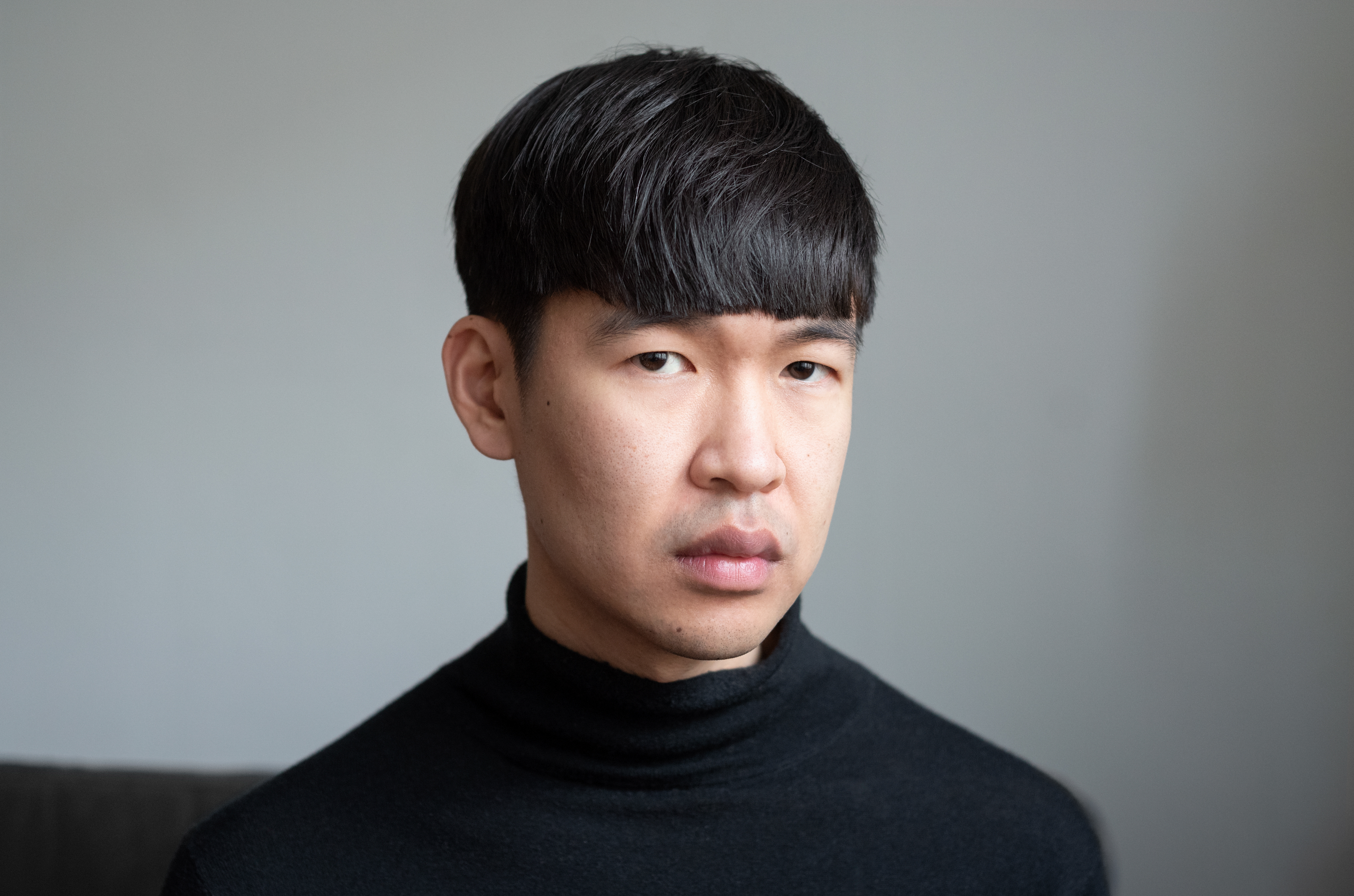 "Lapsen näkökulmasta oli  hyvin vaativaa kirjoittaa," kiitetyn esikoisromaaninsa lapsuutensa Pietarsaareen sijoittanut Quynh Tran sanoo 
