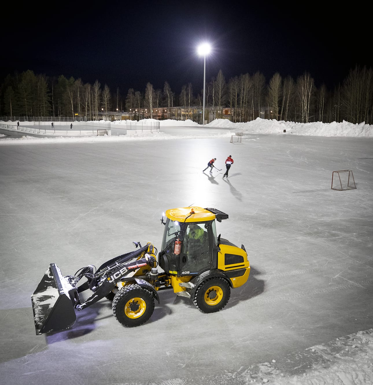 Luistelukentät ovat Oulussa taas käytössä vesisateiden aiheuttaman katkoksen jälkeen. Arkistokuva.