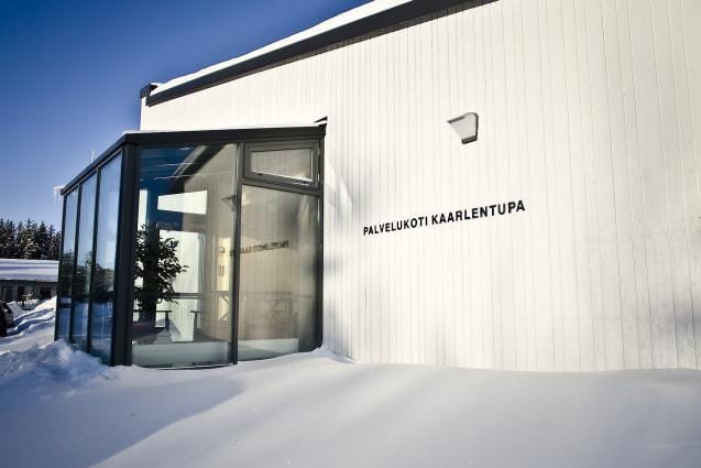 Attendon viestintäpäällikkö Ilona Sammaljärvi vastaa vaasalaisessa Attendo Kaarlentuvassa työskentelevän hoitajan väitteisiin huonoista olosuhteista. – Moni väitteistä ei pidä paikkaansa. ARKISTOKUVA: HENRI KOSKINEN