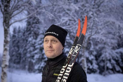 Oululainen Jarmo Lumpus kyllästyi arvuutteluun ja kehitti Latuhaukan, joka kertoo hiihtolatujen kunnon yhdellä silmäyksellä