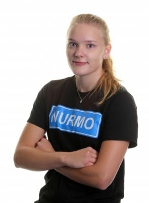 Bettina Yli-Sissala saapuu Nurmosta Kuusamoon.
