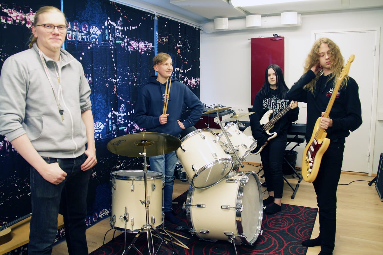 Madness on syntynyt Pekka Ylivainion ohjaamassa bändikerhossa.