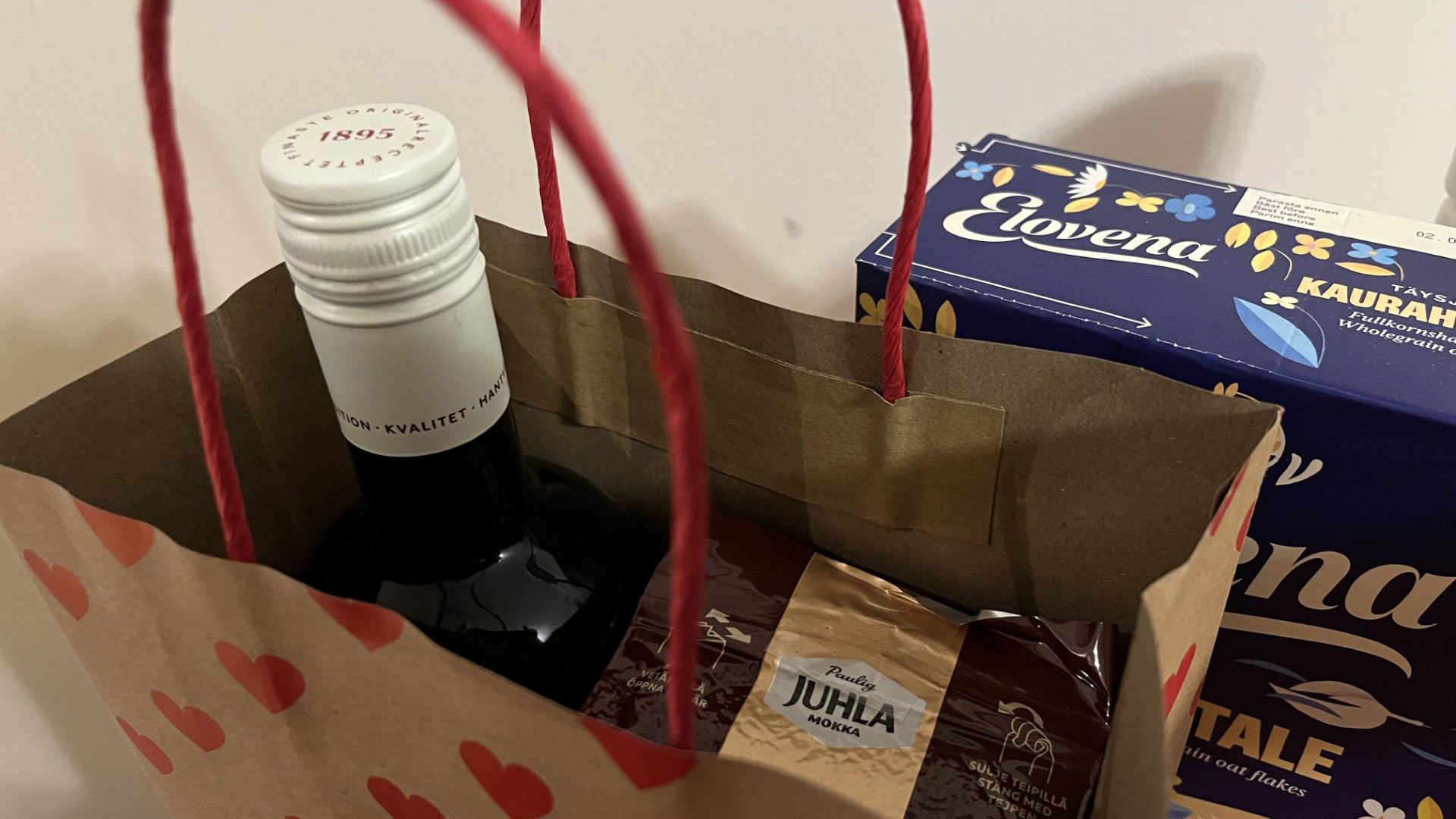 Joulukassikeräys käynnistettiin taloudellisessa ahdingossa olevien auttamiseksi