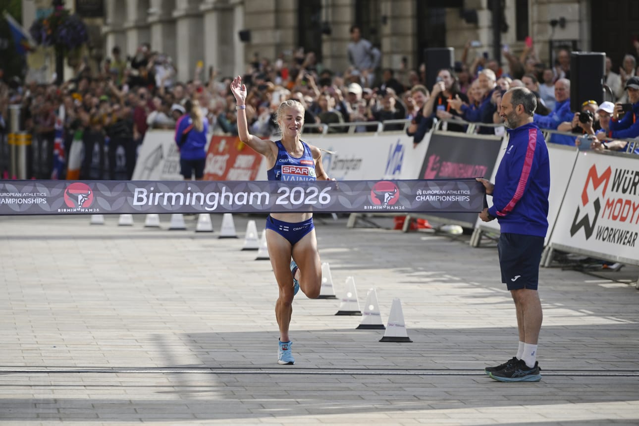 Alisa Vainio juhli sunnuntaina maratonin Euroopan mestaruutta.