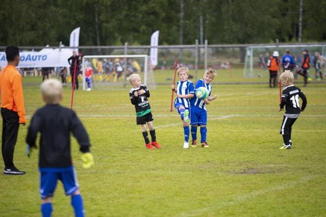 Jättitapahtuma Wasa Footballcup on tuonut vuosittain Vaasan kaupungin pelikentille useita tuhansia nuoria pelaajia. ARKISTOKUVA: SAMI PELTONIEMI
