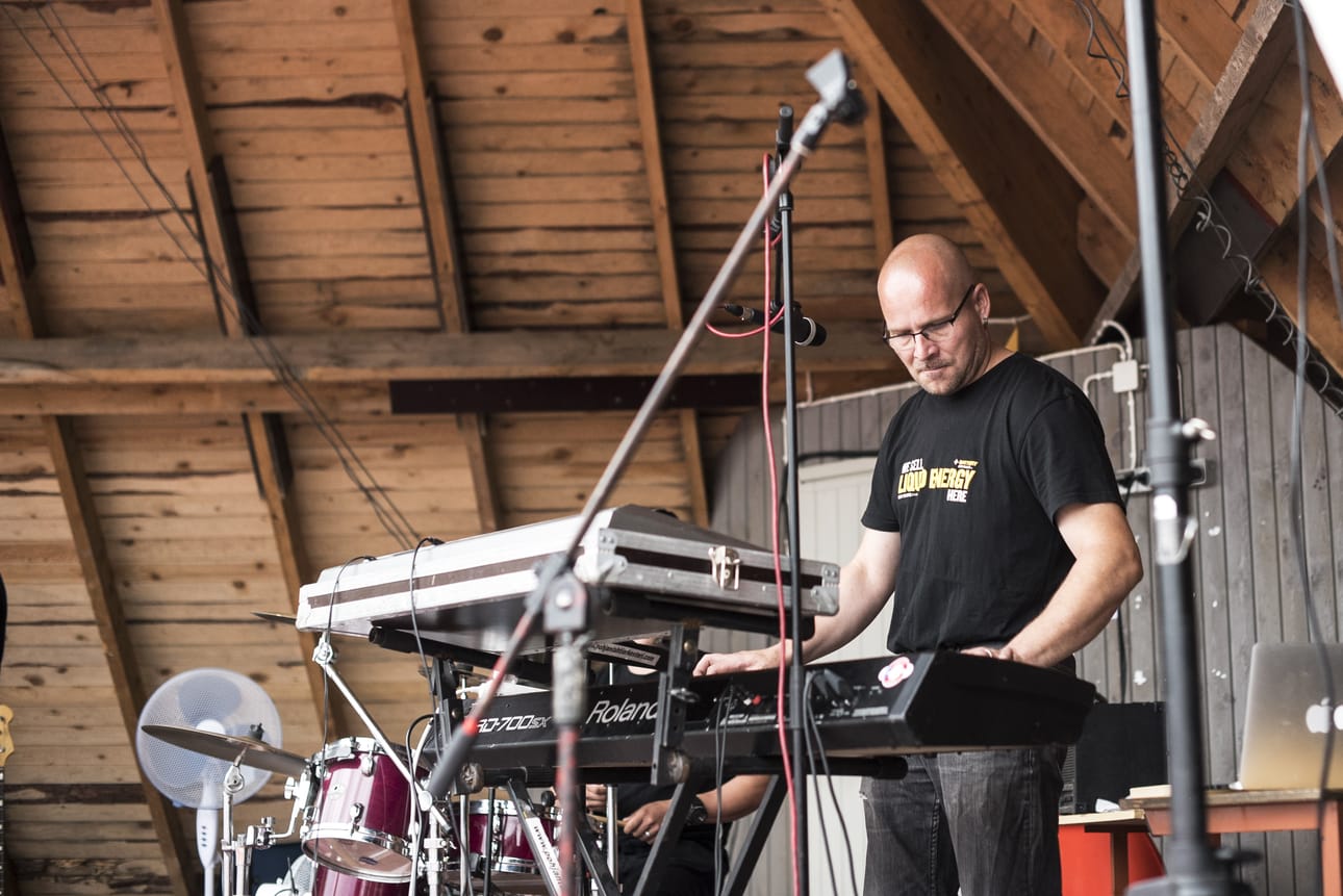 Yleisöä musiikilla viihdytti RTA-yhtye.