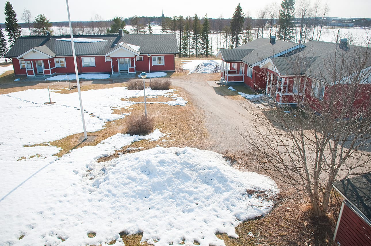 SRK luopuu Kuusamojärven rannalla sijaitsevasta leirikeskuksestaan.