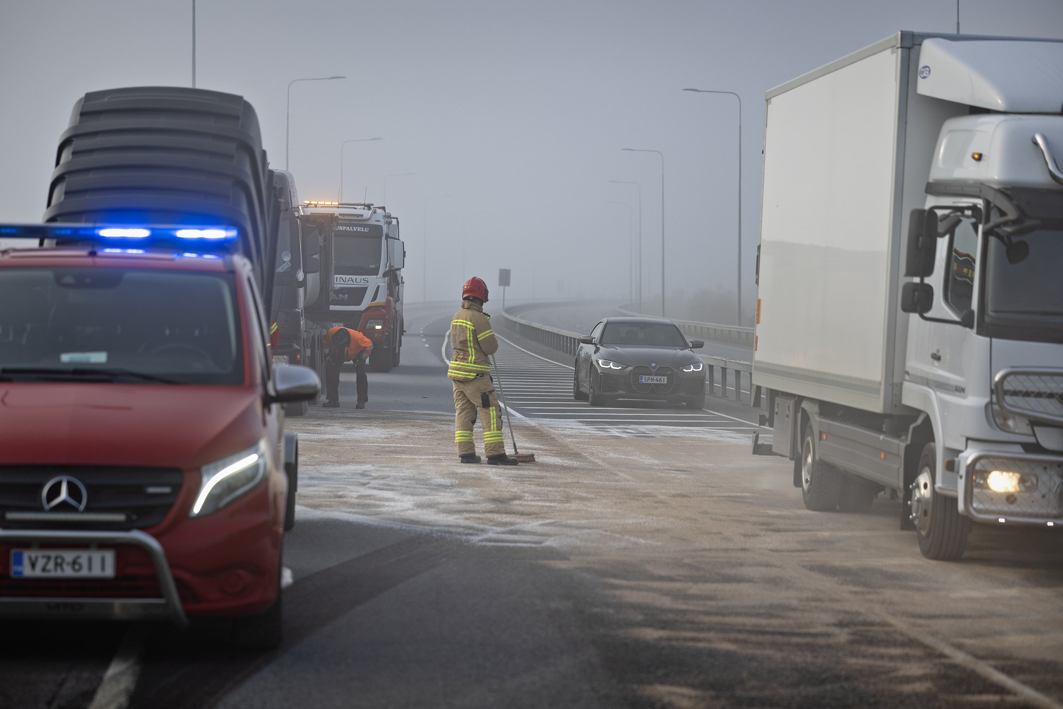 Säiliö rikkoutui – Öljyä valui ympäristöön Itäväylällä