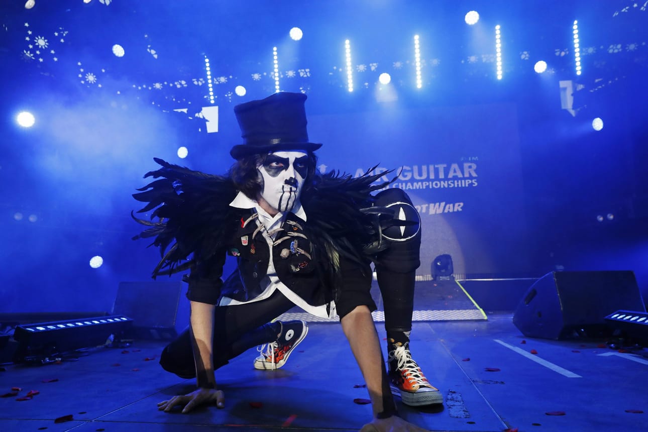 Kirill "Guitarantula" Blumenkrants voitti ilmakitaransoiton maailmanmestaruuden. LEHTIKUVA / EEVA RIIHELÄ