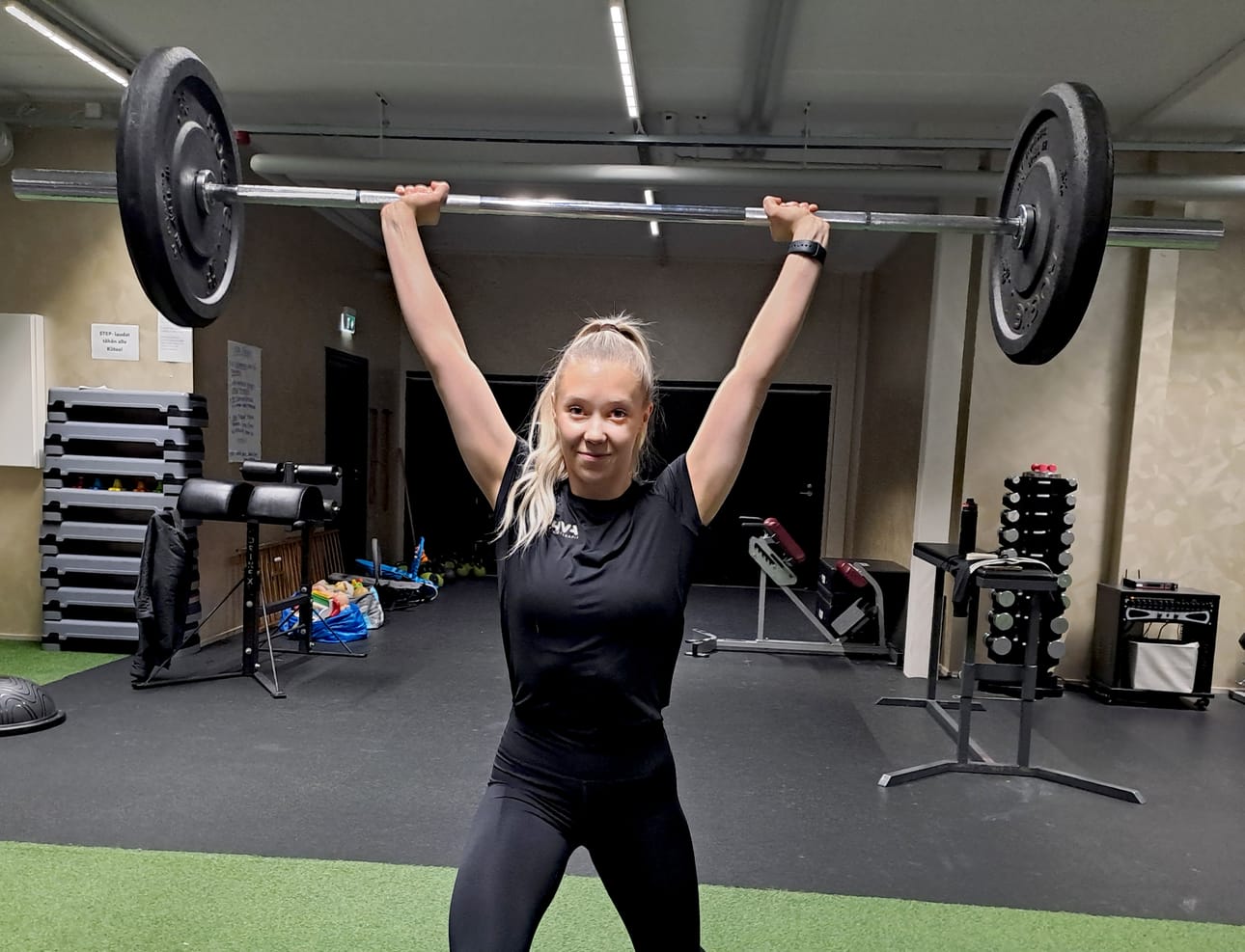 Pinja Laitinen työskentelee myös joukkuelajien fysiikkavalmentajana.