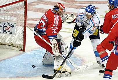 Janne Pesonen pahanteossa Tshekin maalilla.