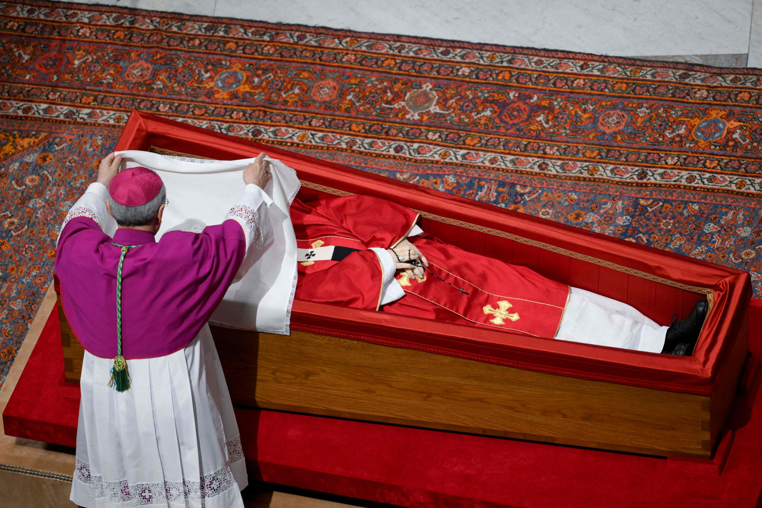 Paavi Franciscuksen hautajaiset pidetään tänään Vatikaanissa